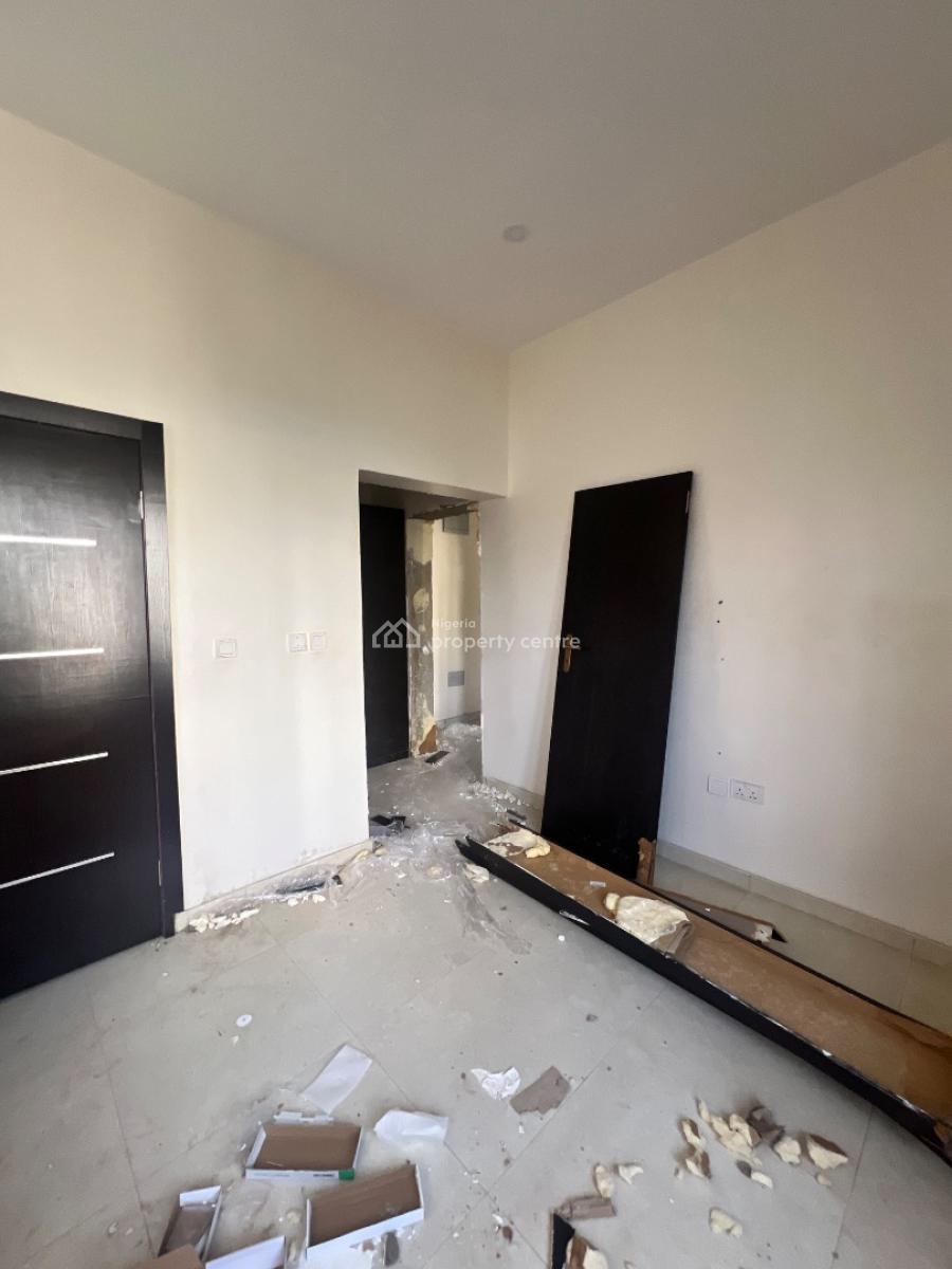 Spacious 3 Bedroom Apartment, Lekki Phase 1, Lekki, Lagos, Flat / Apartment for Rent