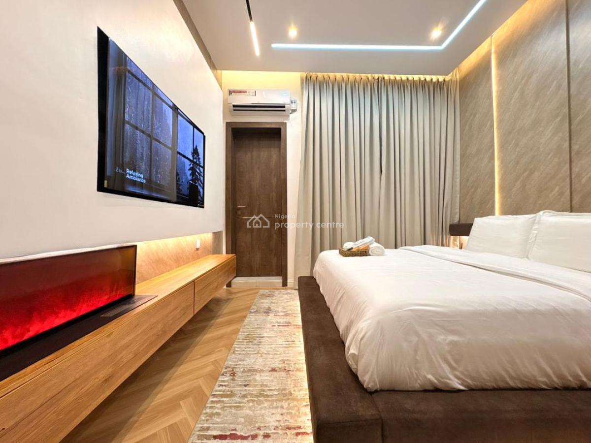 2 Bedroom Apartment with Pool and Gym Now Available, Lekki Phase 1, Lekki, Lagos, Flat / Apartment Short Let