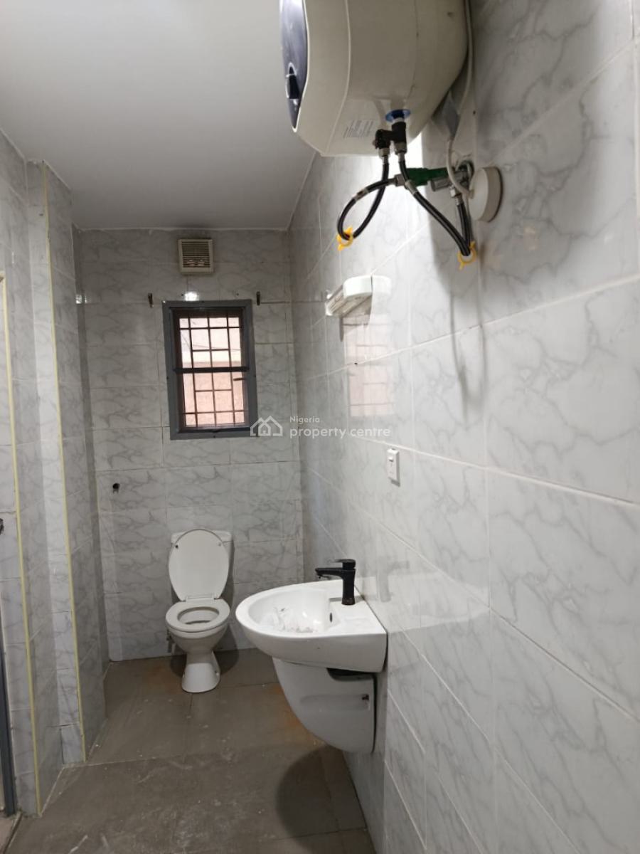 Executive and Luxury 3 Bedroom All En-suite, Olaleye Estate, Iponri, Surulere, Lagos, Flat / Apartment for Rent