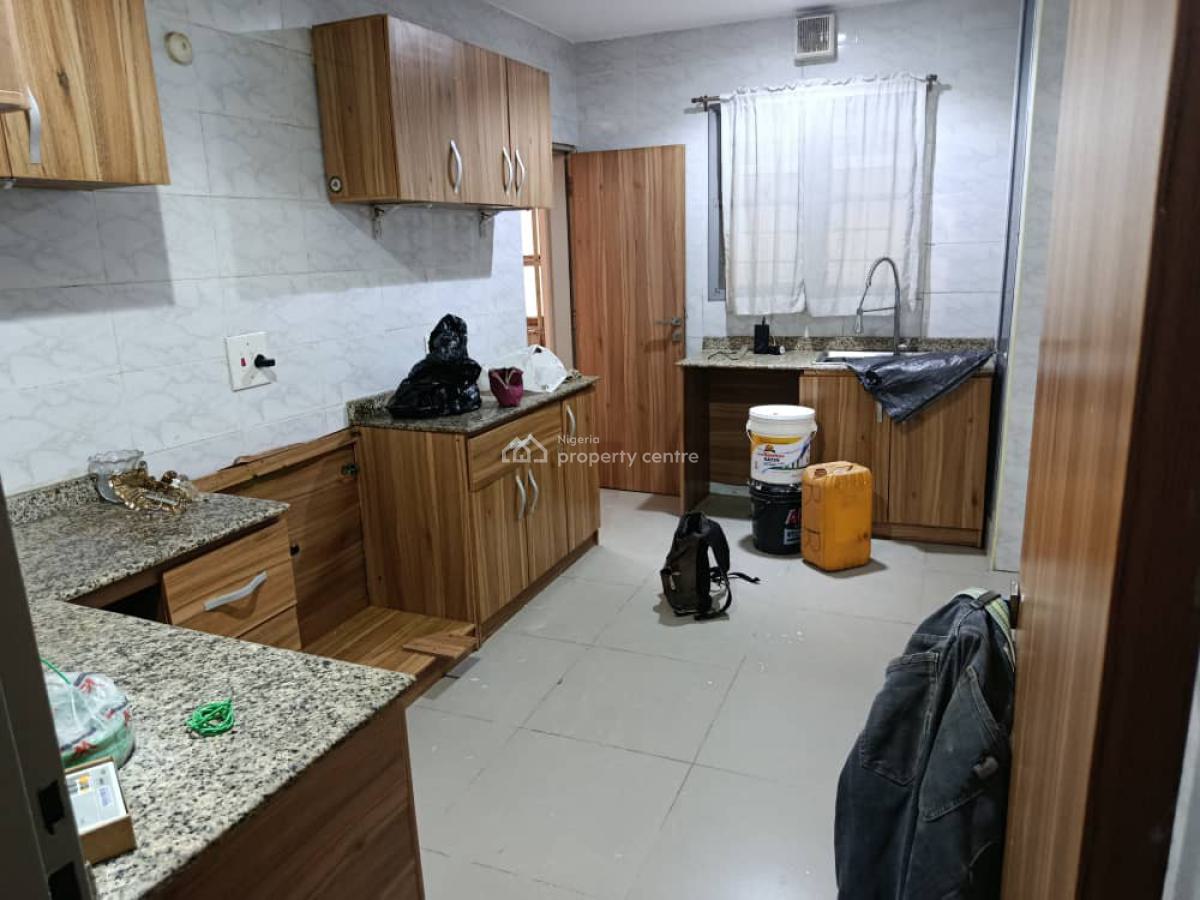 Executive and Luxury 3 Bedroom All En-suite, Olaleye Estate, Iponri, Surulere, Lagos, Flat / Apartment for Rent