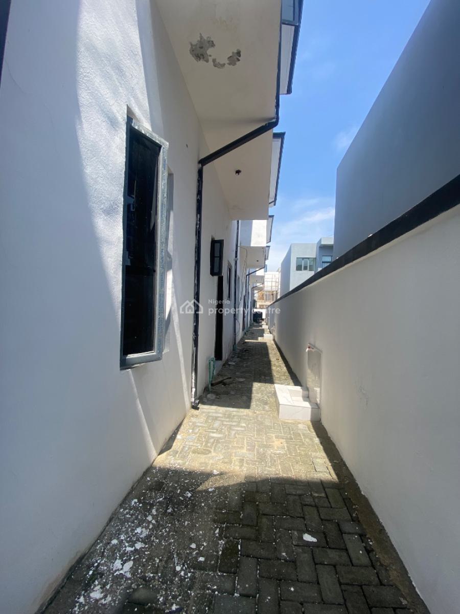 4 Bedroom Terraced Duplex + Bq, New Road, Lekki, Lagos, Terraced Duplex for Sale