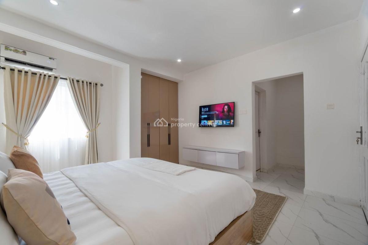 5 Bedroom Fully Detached Self Compound Duplex with 2 Living Rooms, Lekki Phase 1, Lekki, Lagos, Flat / Apartment Short Let