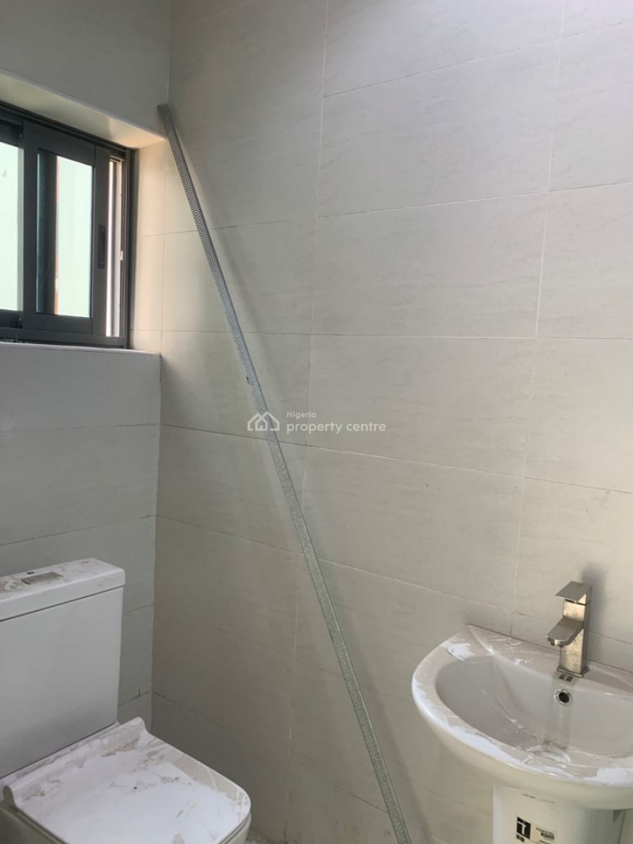 2 Bedroom Apartment, Chief Obafemi Awolowo Road, Alausa, Ikeja, Lagos, Flat / Apartment for Sale