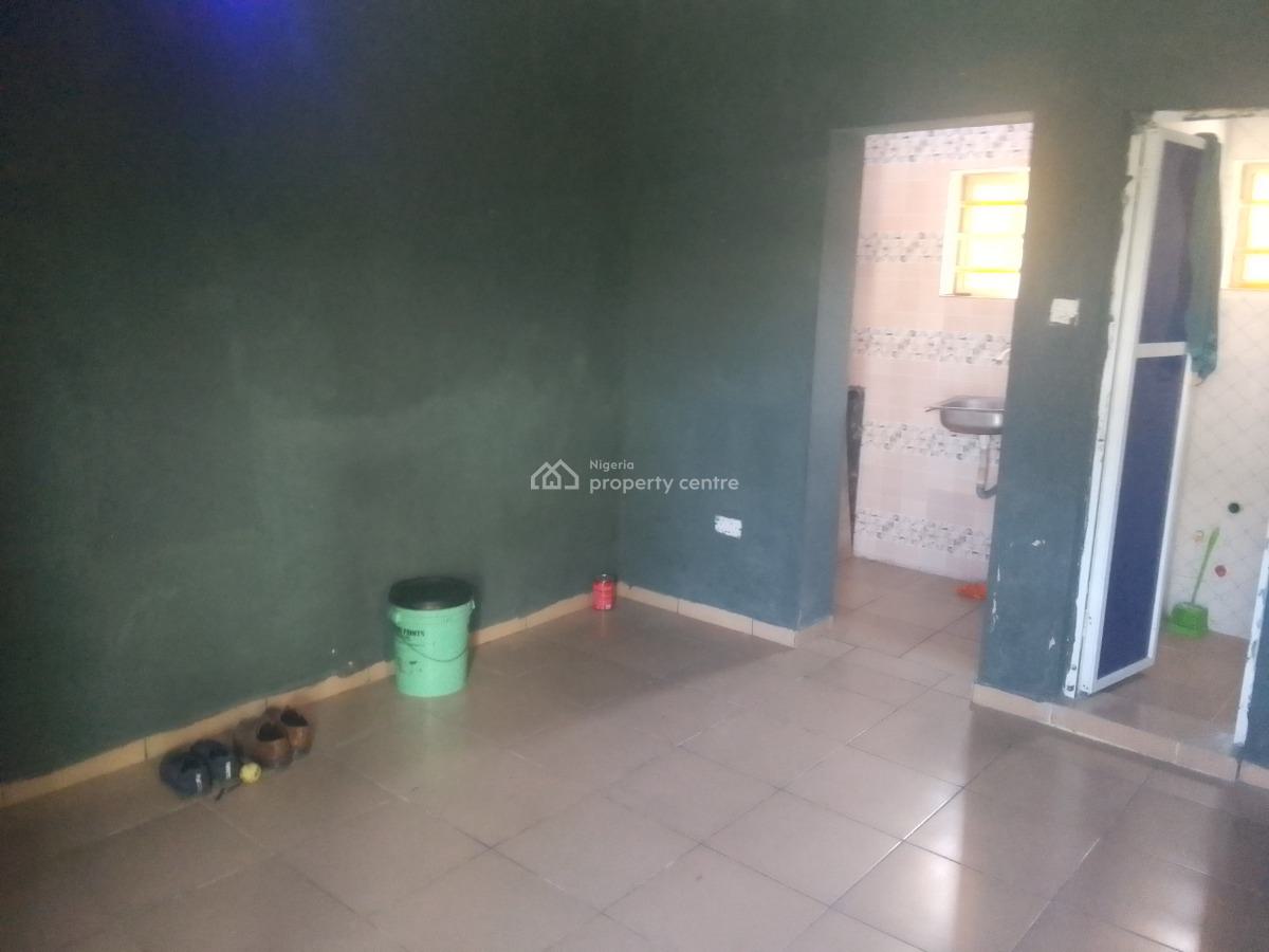 Spacious Luxury Self Contain with Excellent Features, Muniru Estate, Ogombo, Ajah, Lagos, Self Contain (single Rooms) for Rent