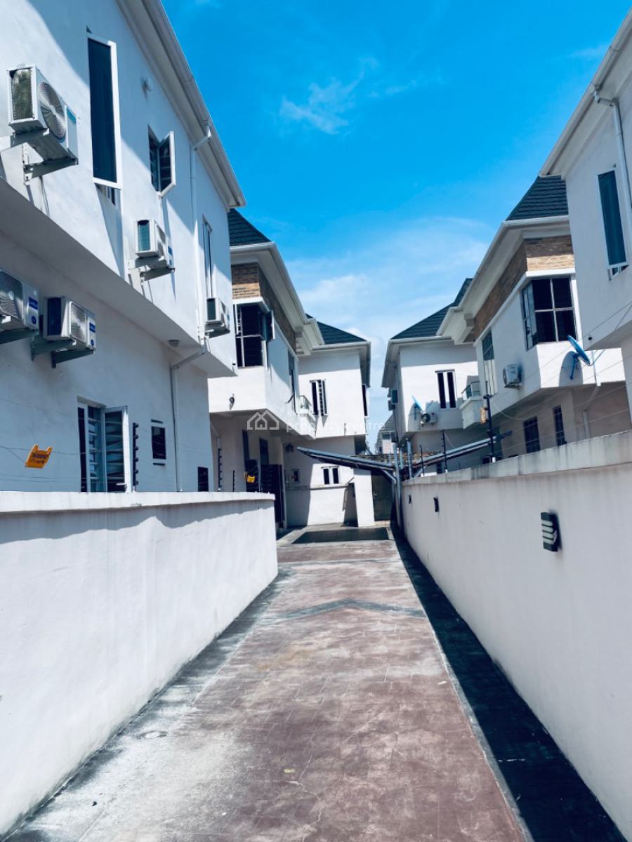 Standard 5 Bedrooms Detached Duplex with a Boys Quarter and Kitchen, Eleganza 2nd Toll Gate By Chevron, Lekki Phase 2, Lekki, Lagos, Detached Duplex for Rent