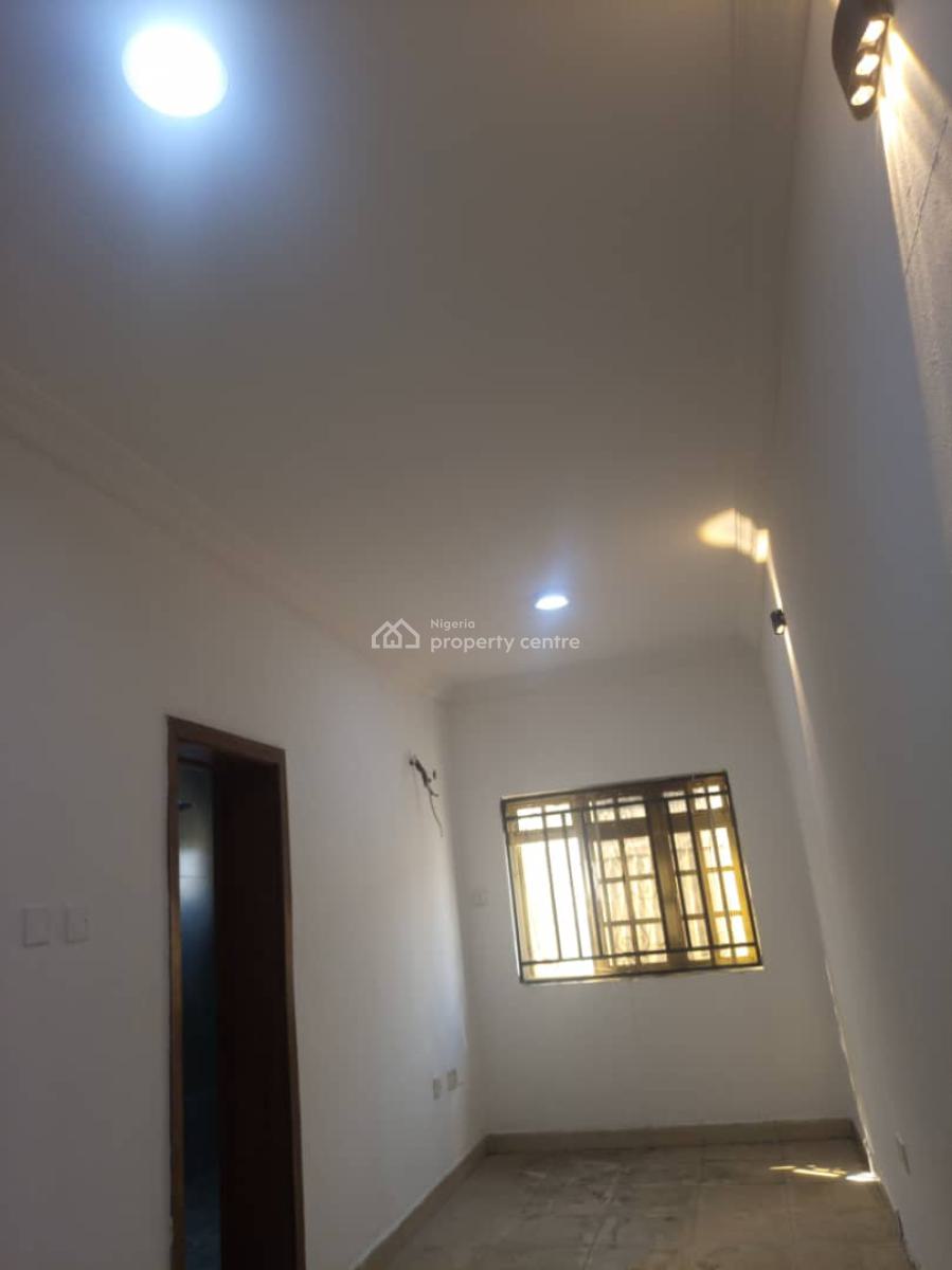 3 Bedroom Flat Is Available, Off Lekki Phase 1 Gate, Lekki Phase 1, Lekki, Lagos, Flat / Apartment for Rent