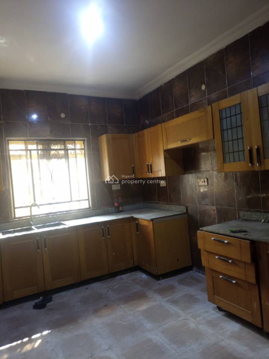 3 Bedroom Flat Is Available, Off Lekki Phase 1 Gate, Lekki Phase 1, Lekki, Lagos, Flat / Apartment for Rent