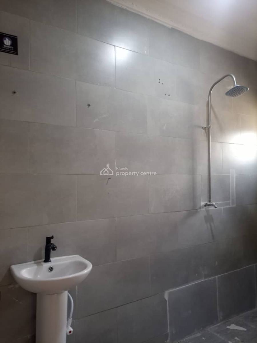 3 Bedroom Flat Is Available, Off Lekki Phase 1 Gate, Lekki Phase 1, Lekki, Lagos, Flat / Apartment for Rent