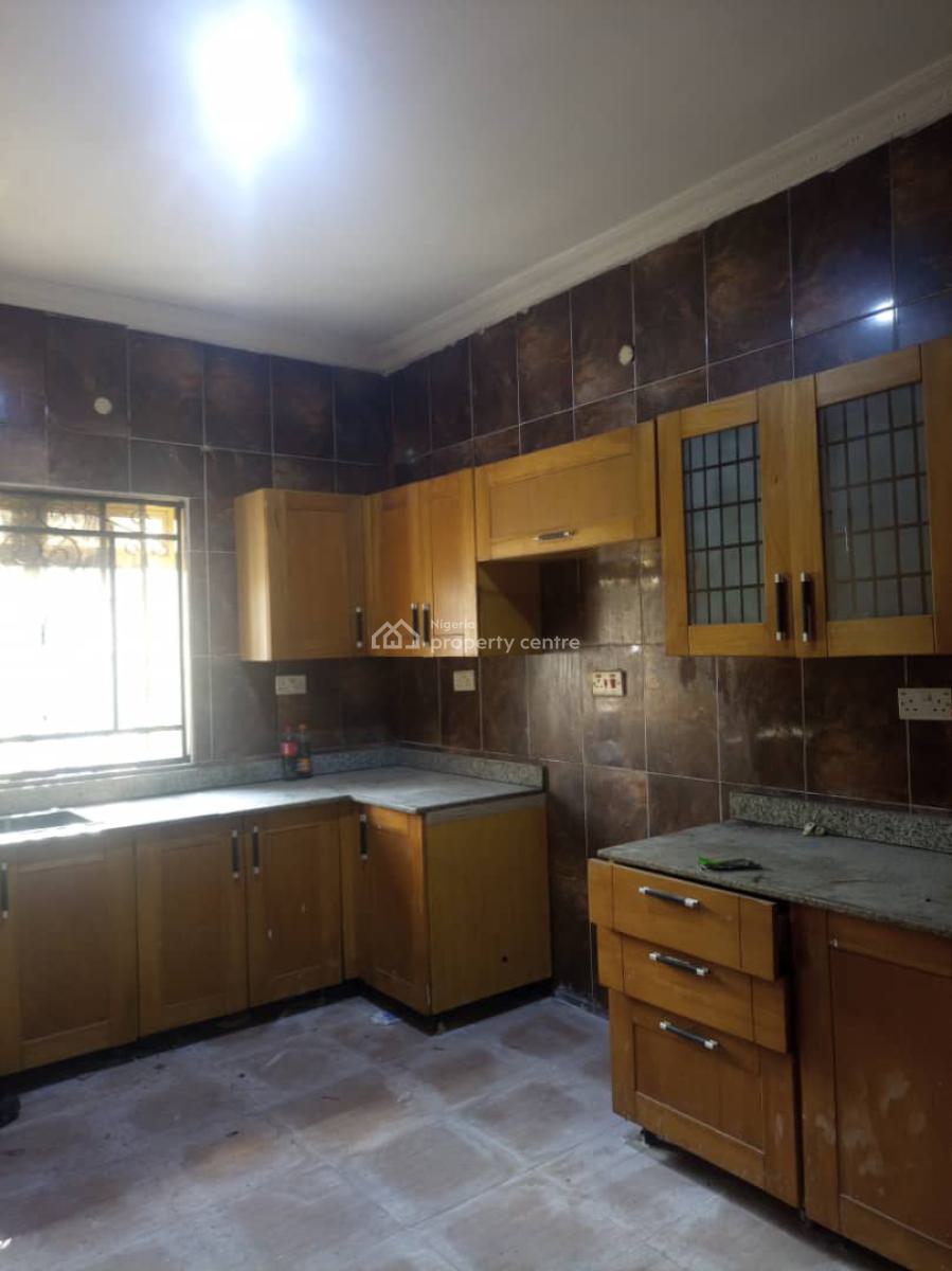 3 Bedroom Flat Is Available, Off Lekki Phase 1 Gate, Lekki Phase 1, Lekki, Lagos, Flat / Apartment for Rent