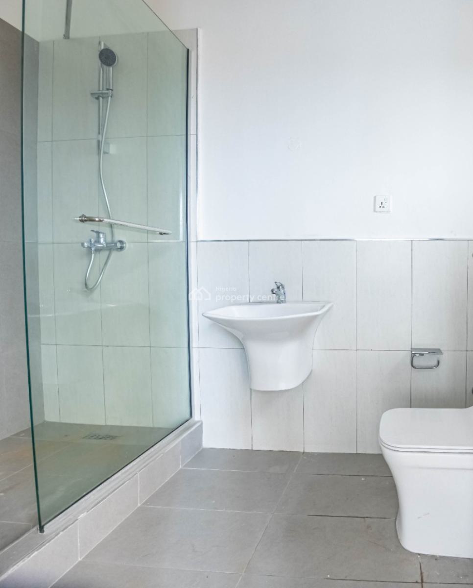 Luxury 3 Bedroom Condo with Bq, Lekki Phase 1, Lekki, Lagos, Block of Flats for Sale
