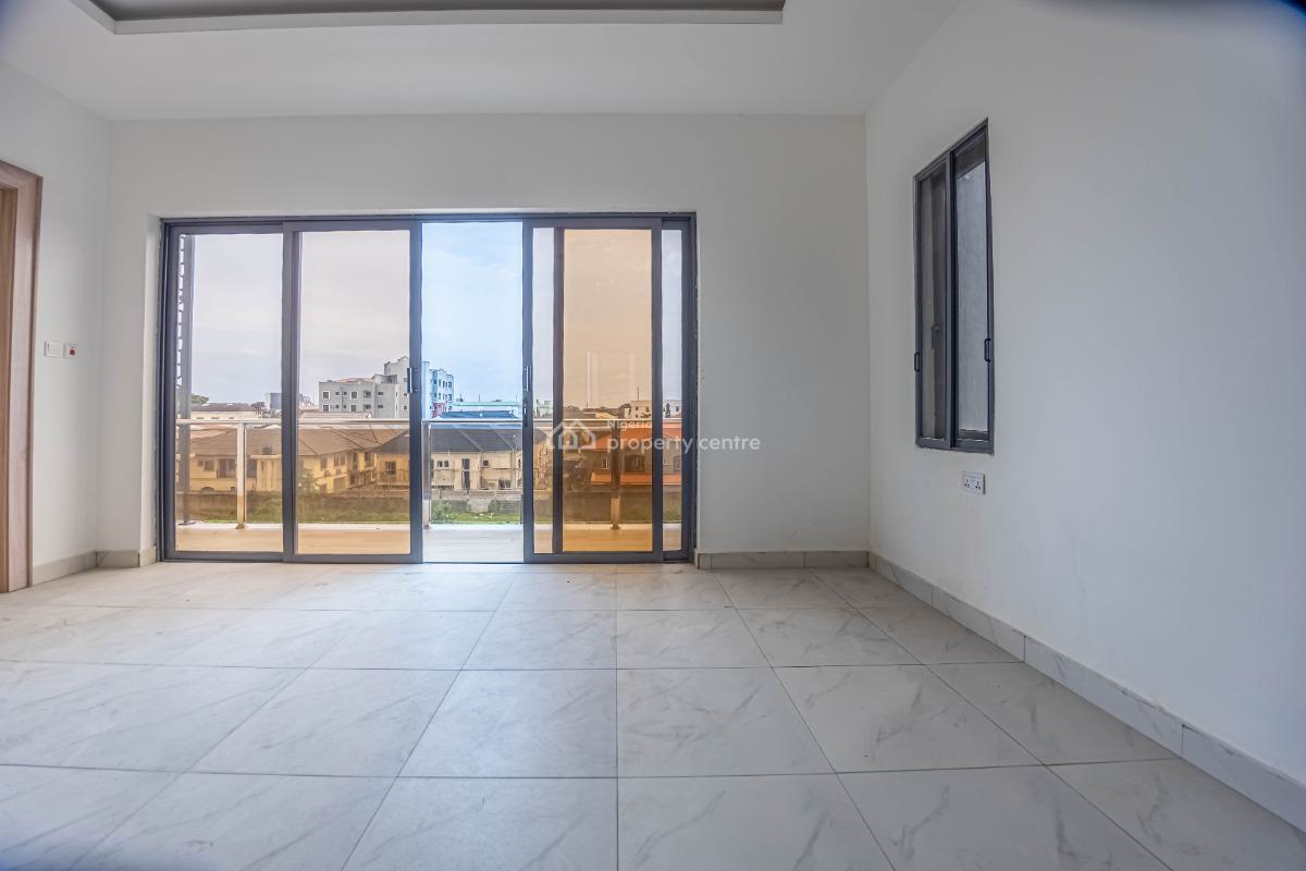 Luxury 3 Bedroom Condo with Bq, Lekki Phase 1, Lekki, Lagos, Block of Flats for Sale