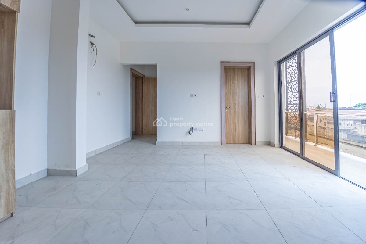 Luxury 3 Bedroom Condo with Bq, Lekki Phase 1, Lekki, Lagos, Block of Flats for Sale