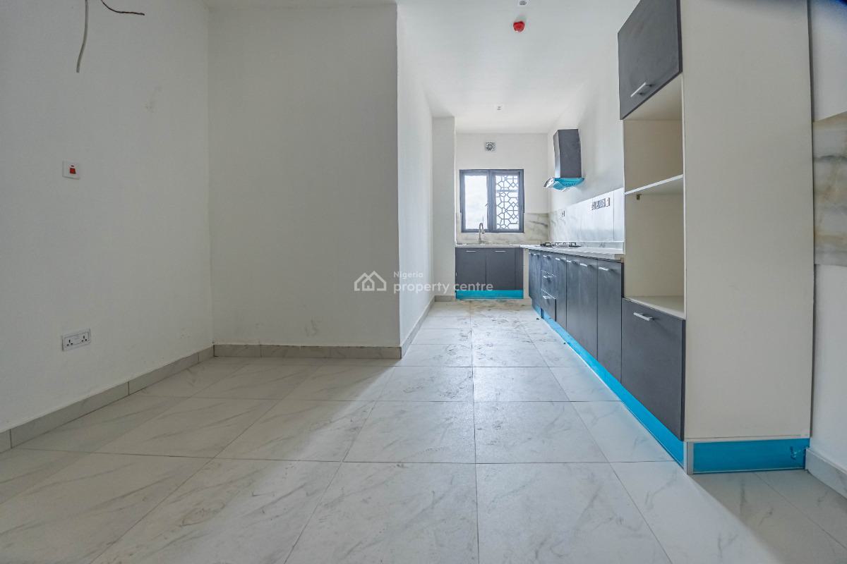 Luxury 3 Bedroom Condo with Bq, Lekki Phase 1, Lekki, Lagos, Block of Flats for Sale