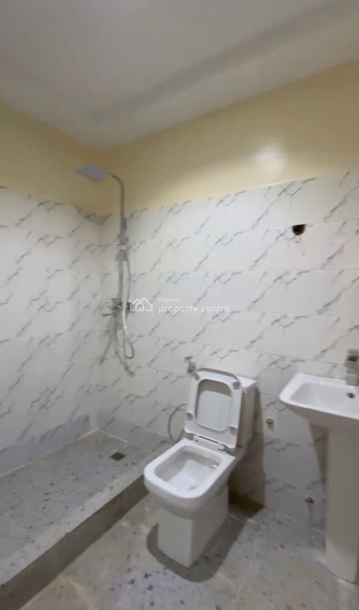 Massive Beautiful 2 Bedroom En-suite Flat, Katampe (main), Katampe, Abuja, Block of Flats for Sale