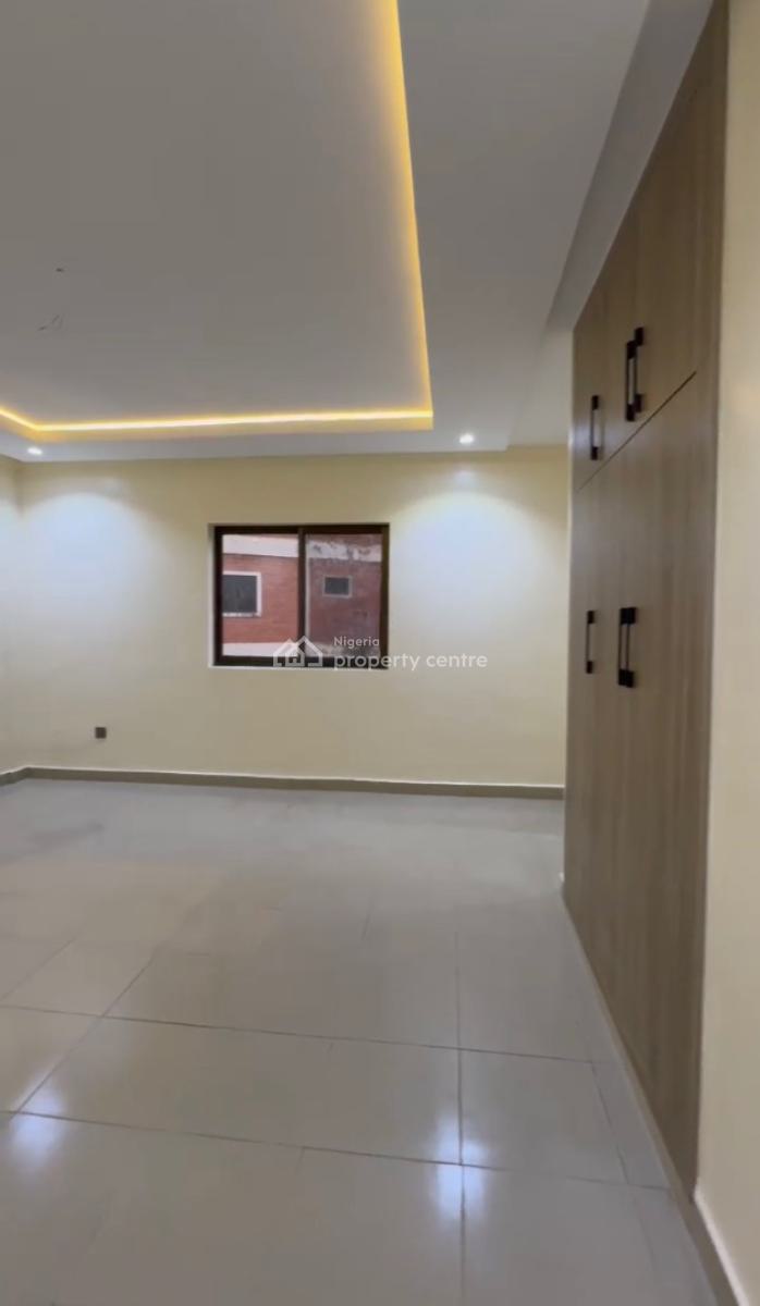 Massive Beautiful 2 Bedroom En-suite Flat, Katampe (main), Katampe, Abuja, Block of Flats for Sale
