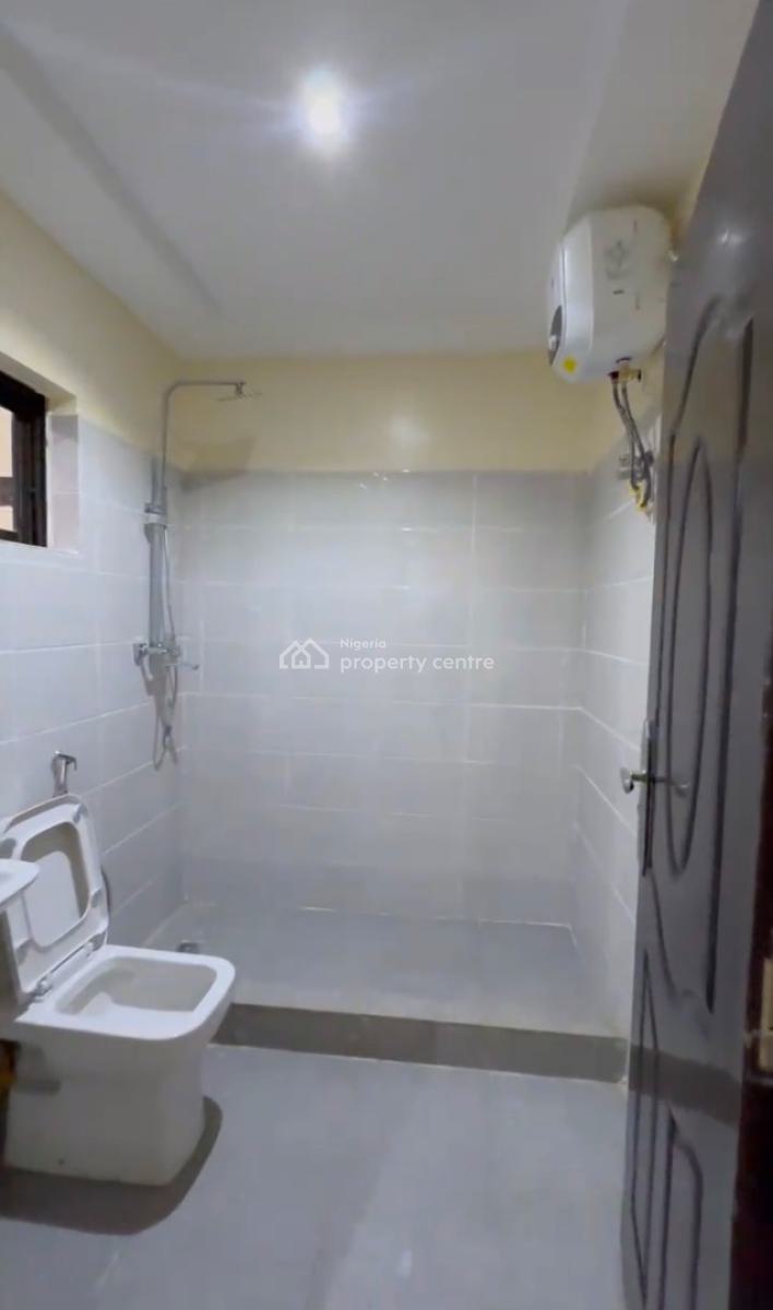 Massive Beautiful 2 Bedroom En-suite Flat, Katampe (main), Katampe, Abuja, Block of Flats for Sale