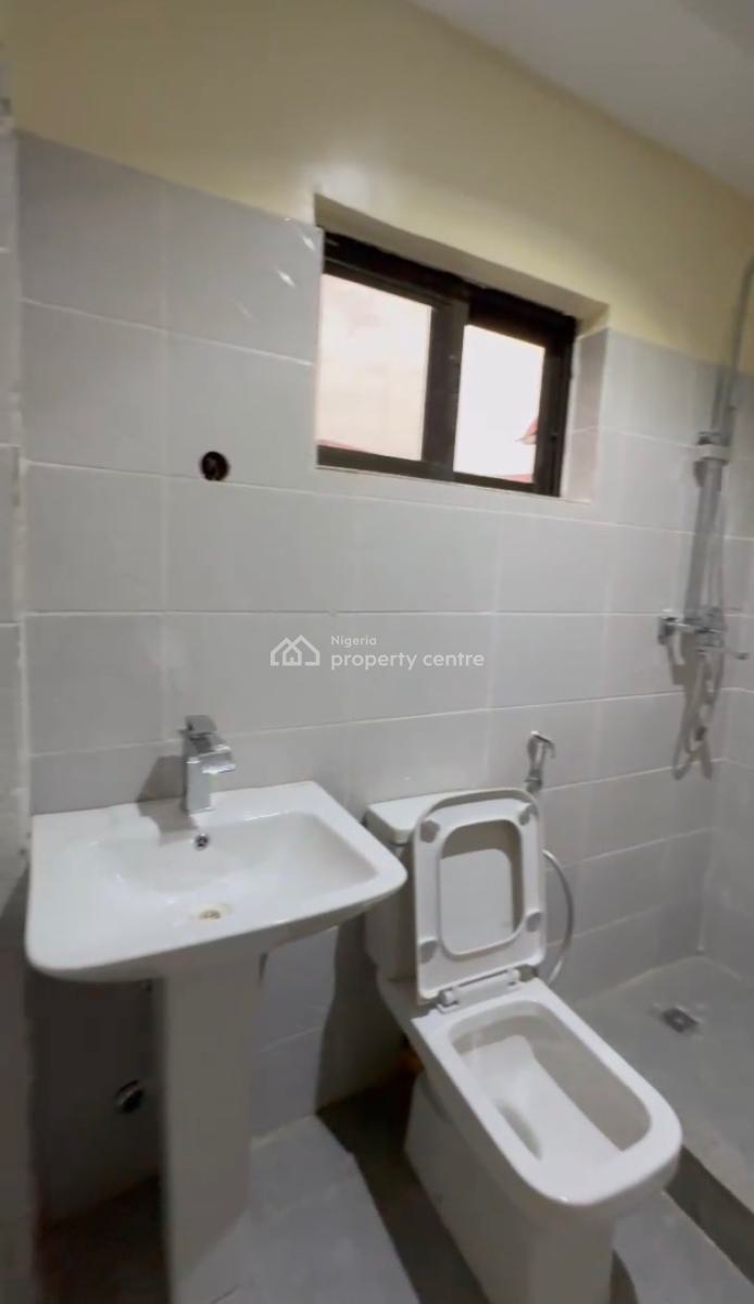 Massive Beautiful 2 Bedroom En-suite Flat, Katampe (main), Katampe, Abuja, Block of Flats for Sale