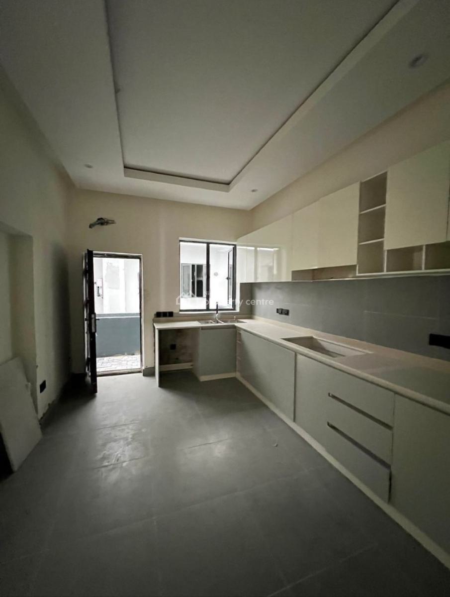 4 Bedroom Terraced Duplex in a Serviced Estate, Beach Resort Estate, Osapa, Lekki, Lagos, House for Sale