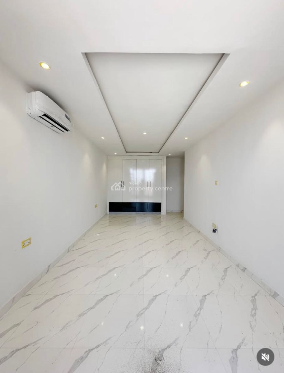 Luxurious 3 Bedroom Apartment with Swimming Pool and Elevator, Lekki Phase 1, Lekki, Lagos, Flat / Apartment for Rent