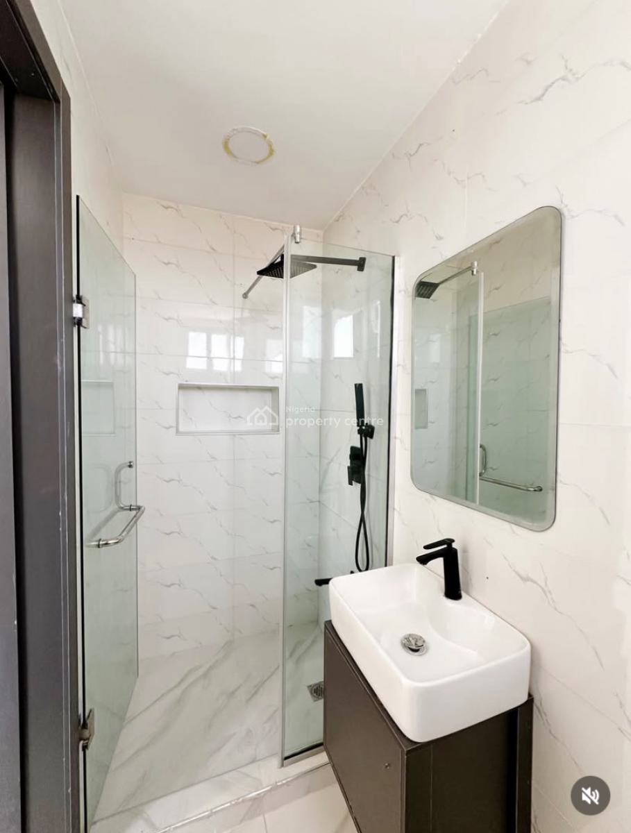 Luxurious 3 Bedroom Apartment with Swimming Pool and Elevator, Lekki Phase 1, Lekki, Lagos, Flat / Apartment for Rent