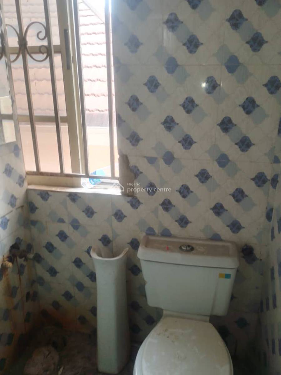 Mini Flat Upstairs, Orchid Road, Lekki, Lagos, Flat / Apartment for Rent