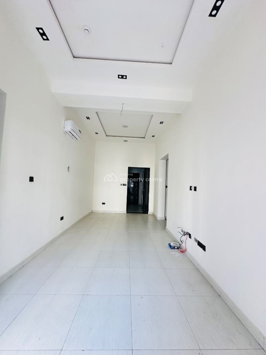 Cozy 2 Bedroom Apartment with Bq, Gym and Elevator, Lekki Phase 1, Lekki, Lagos, Flat / Apartment for Rent