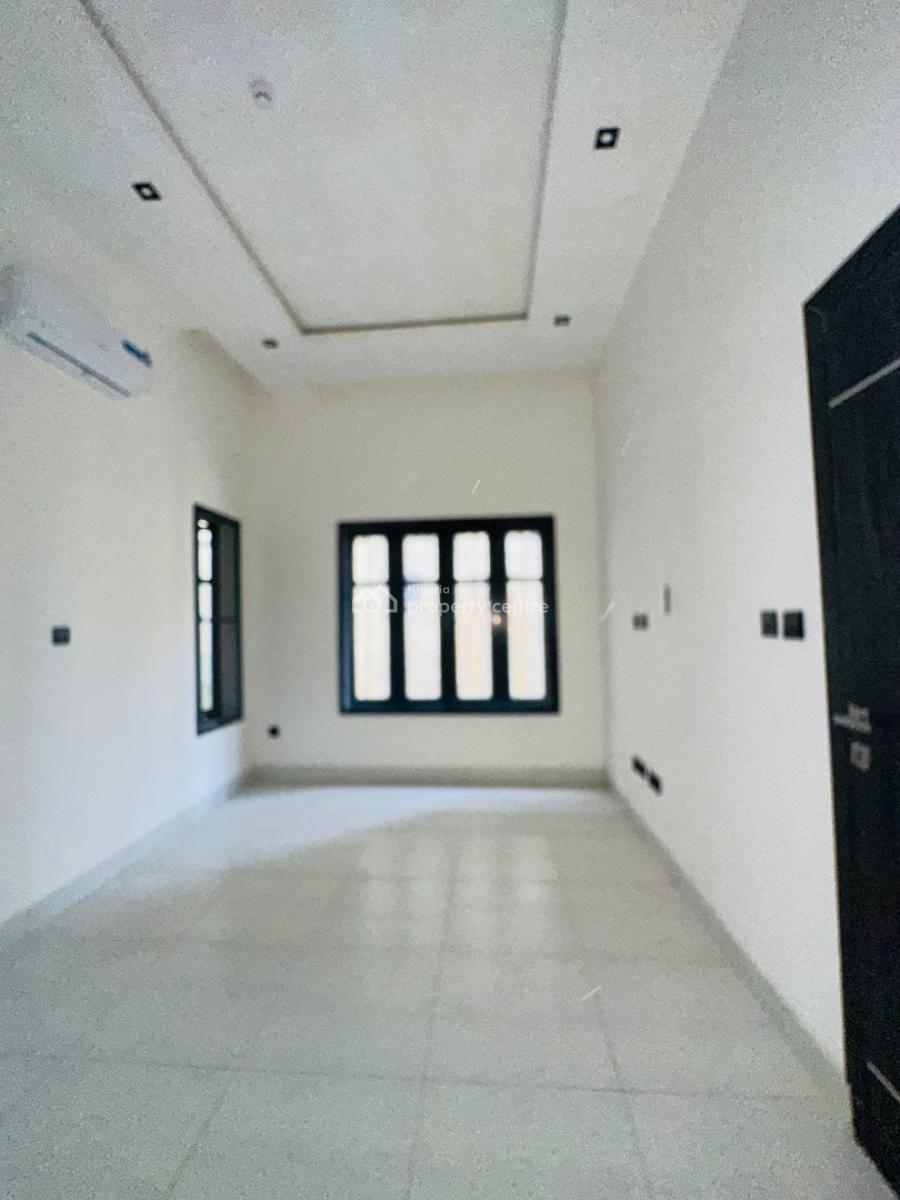 Cozy 2 Bedroom Apartment with Bq, Gym and Elevator, Lekki Phase 1, Lekki, Lagos, Flat / Apartment for Rent