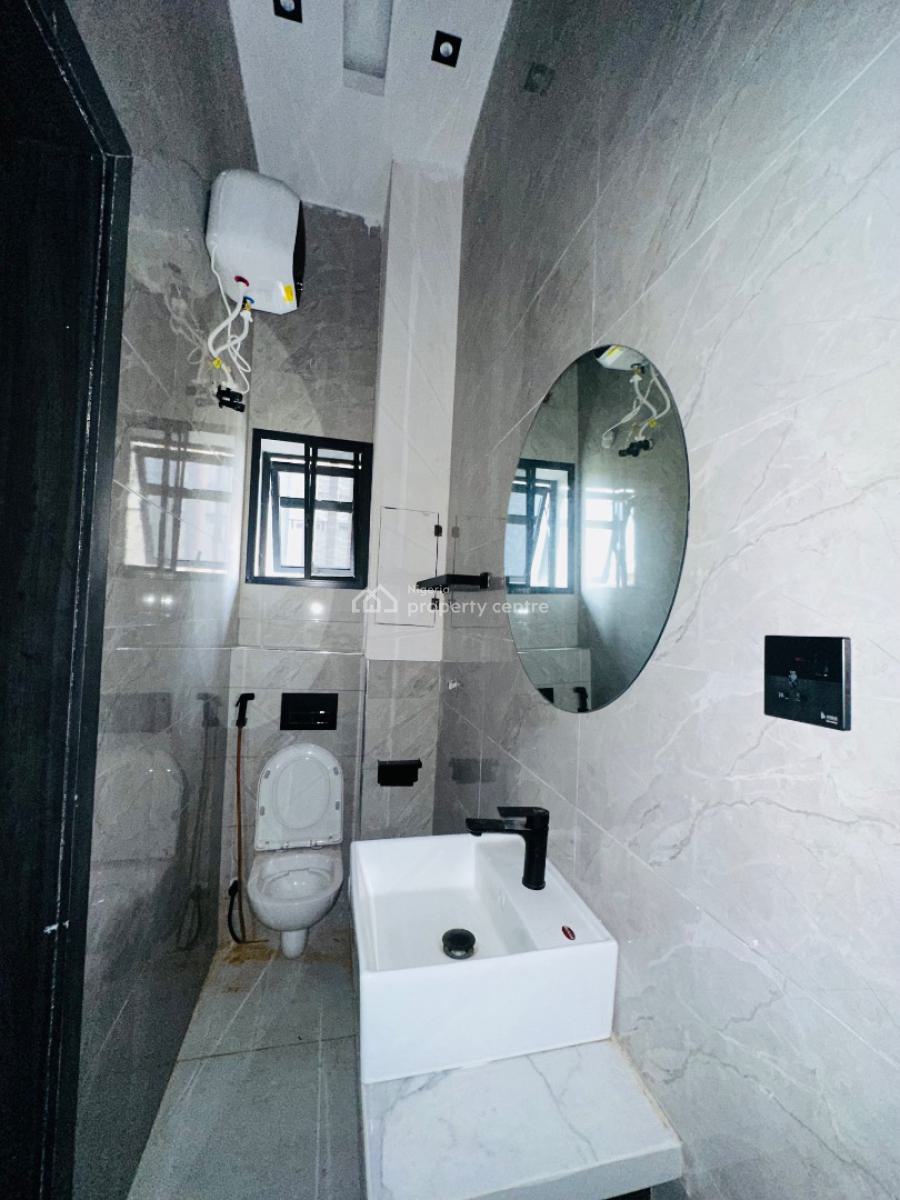Cozy 2 Bedroom Apartment with Bq, Gym and Elevator, Lekki Phase 1, Lekki, Lagos, Flat / Apartment for Rent