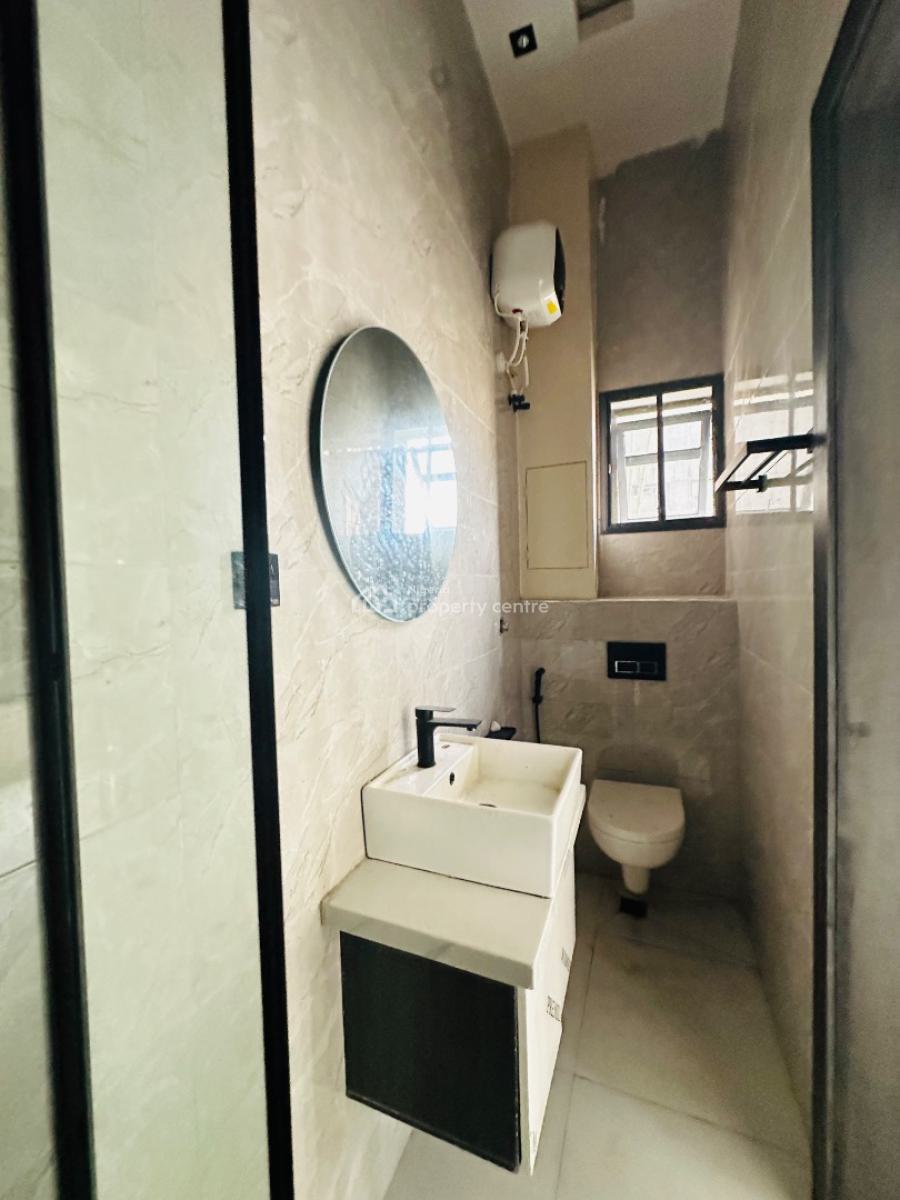Cozy 2 Bedroom Apartment with Bq, Gym and Elevator, Lekki Phase 1, Lekki, Lagos, Flat / Apartment for Rent
