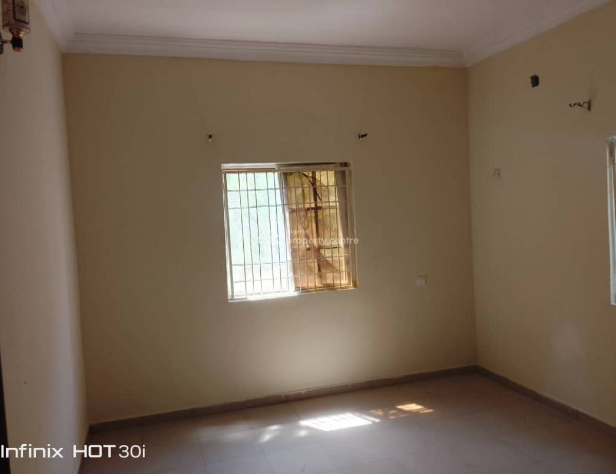 Clean 2 Bedroom Flat, Off 4th Avenue, Gwarinpa, Abuja, Flat / Apartment for Rent