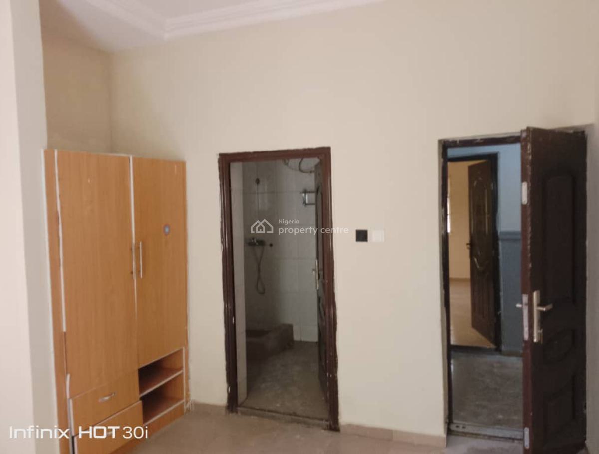 Clean 2 Bedroom Flat, Off 4th Avenue, Gwarinpa, Abuja, Flat / Apartment for Rent