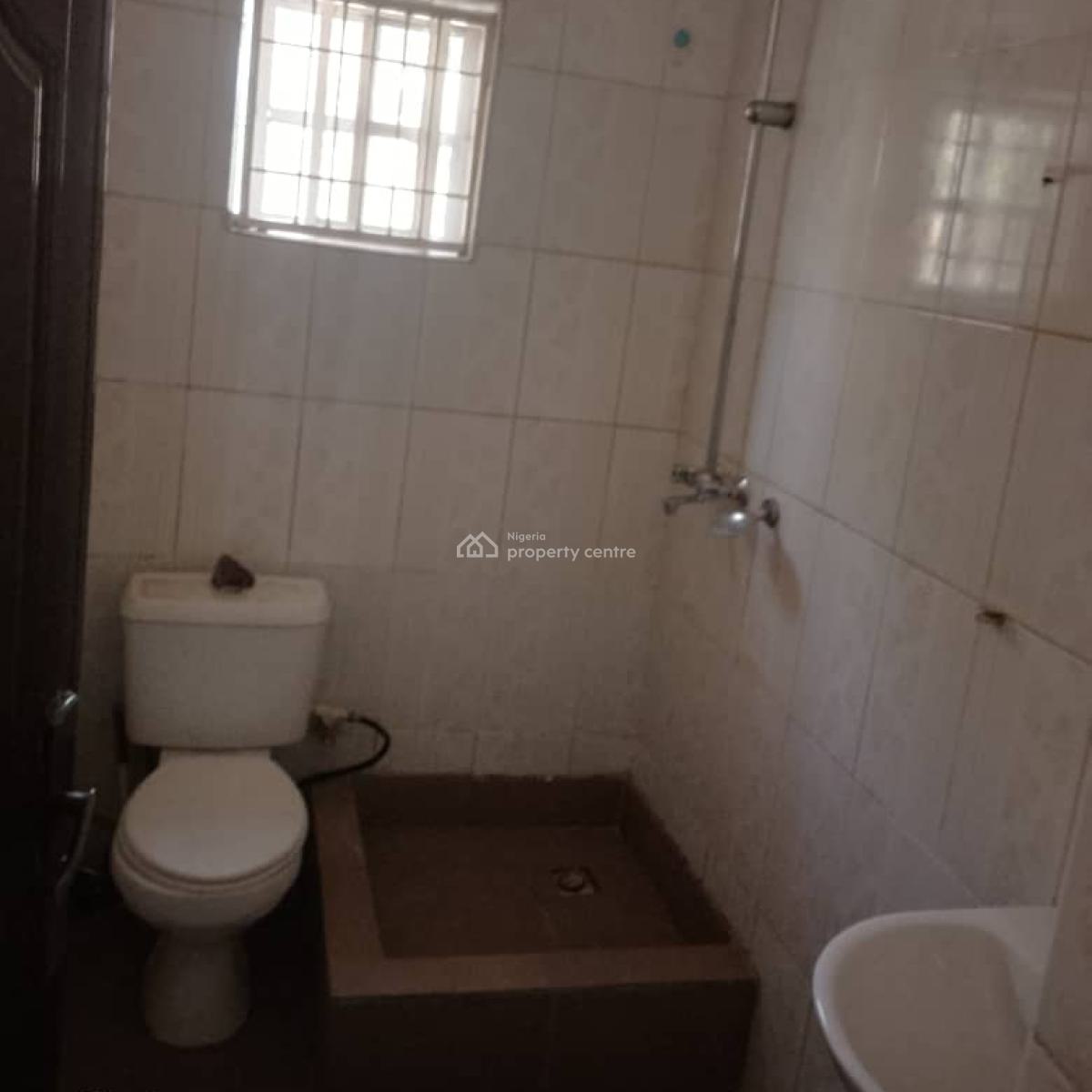 Clean 2 Bedroom Flat, Off 4th Avenue, Gwarinpa, Abuja, Flat / Apartment for Rent