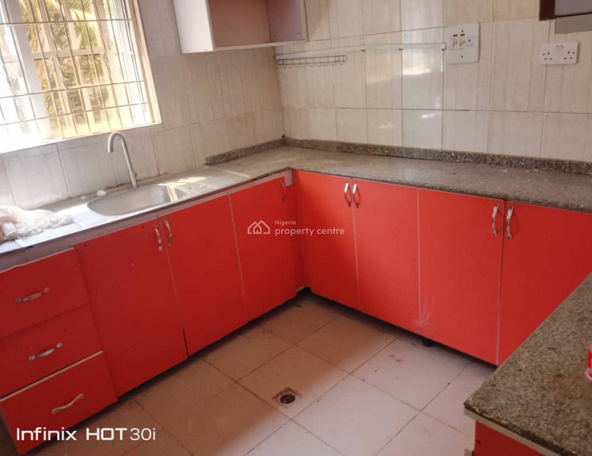 Clean 2 Bedroom Flat, Off 4th Avenue, Gwarinpa, Abuja, Flat / Apartment for Rent