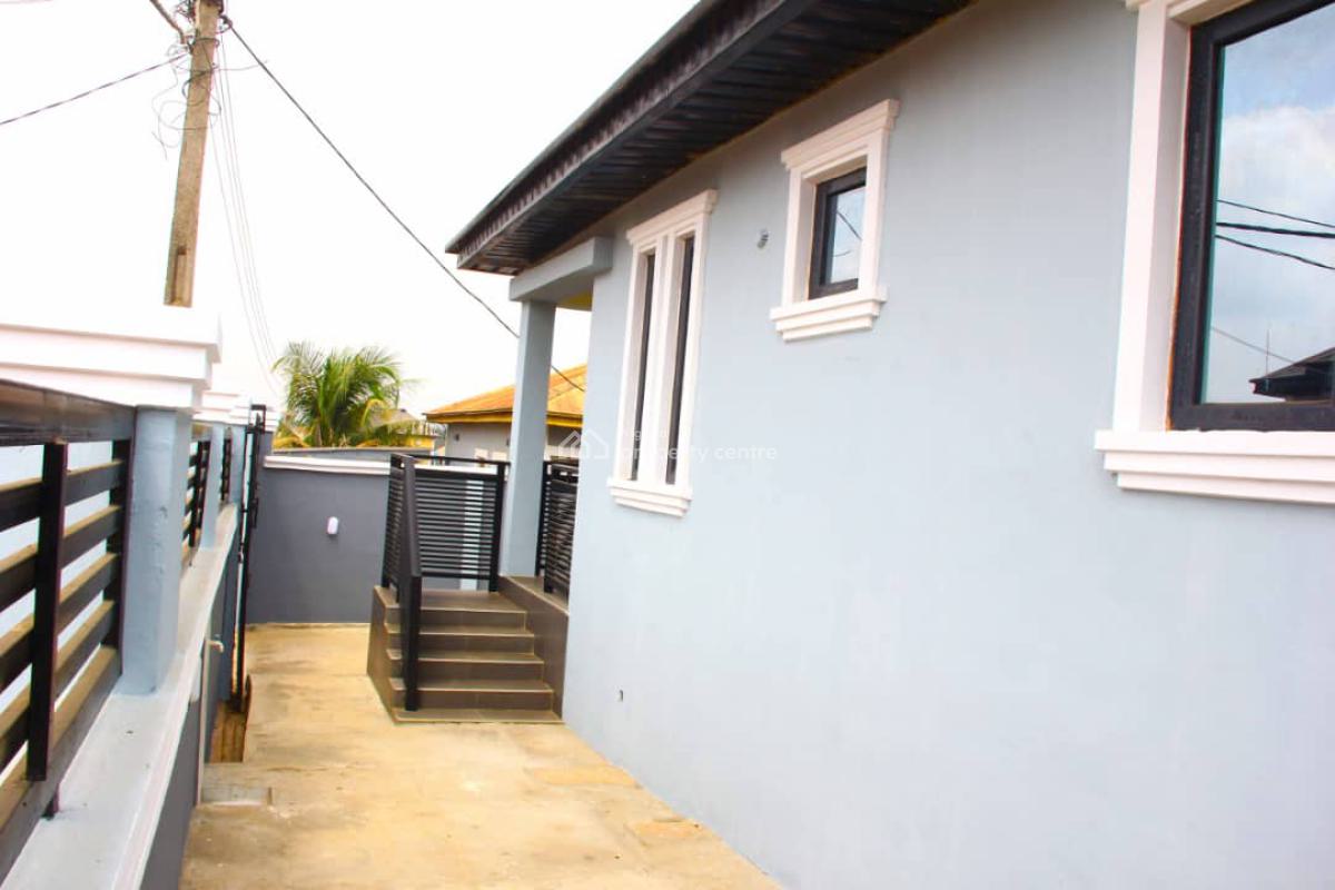 Decent 4 Bedroom Detached Bungalow, Magboro, Ogun, Detached Bungalow for Sale
