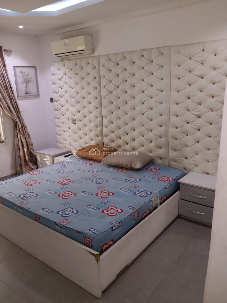 Distress Furnished 3 Bedroom Apartment with Bq on 1st Floor, Kenneth Odidika Estate, Ologolo, Lekki, Lagos, Flat / Apartment for Sale