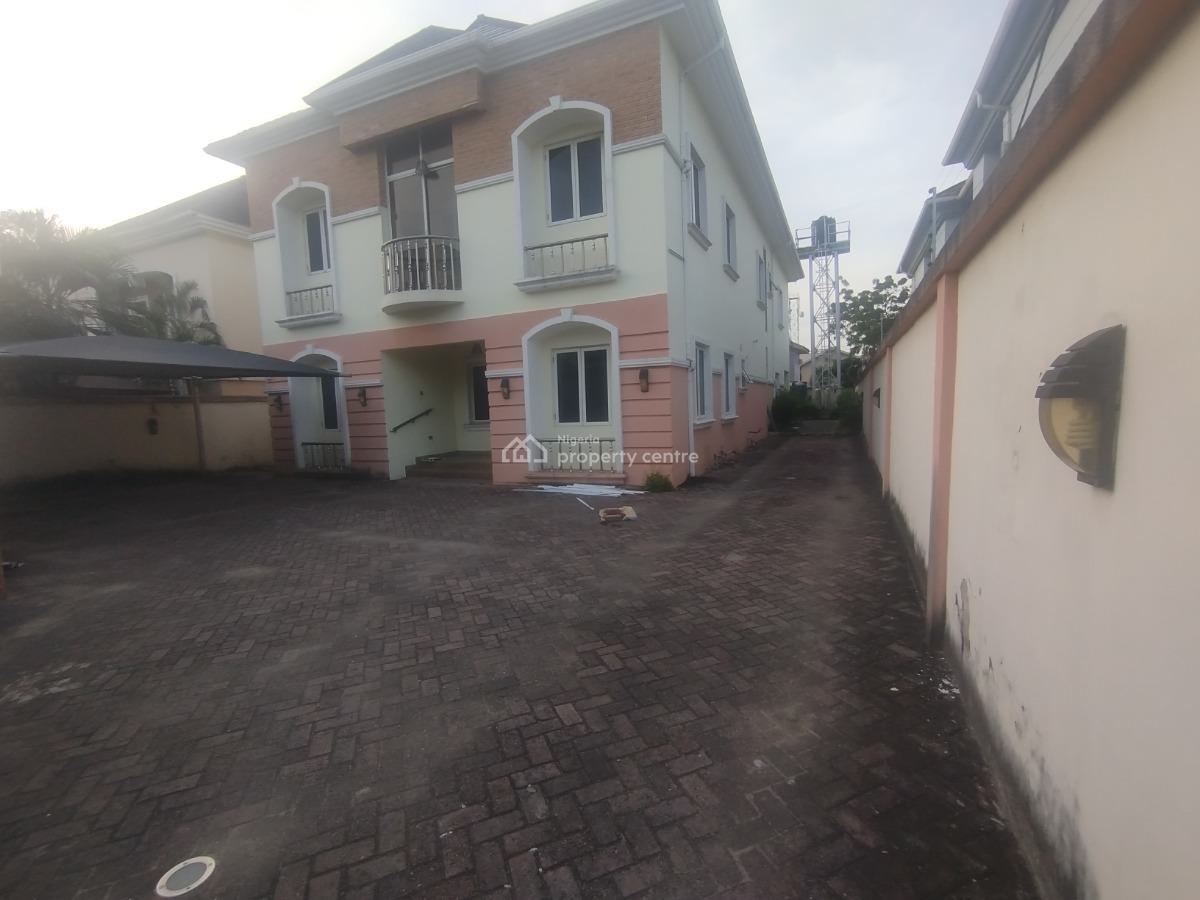 Spacious Well Maintained 4 Bedroom Fully Detached House with 2 Room Bq, Off Admiralty Way, Lekki Phase 1, Lekki, Lagos, Detached Duplex for Rent
