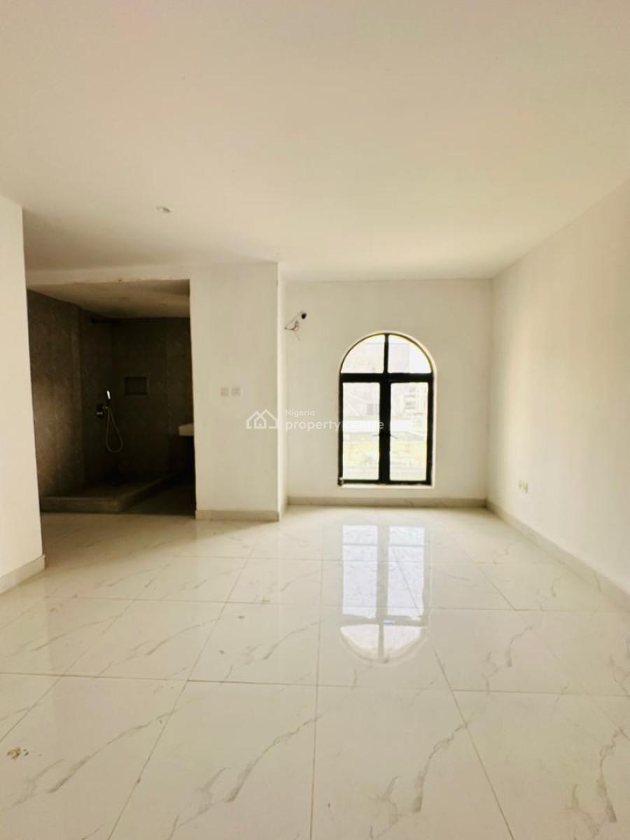 Beautifully Built 2 Bedroom Maisonette with Elevator, Pool & Gym, Lekki Phase 1, Lekki, Lagos, Flat / Apartment for Rent