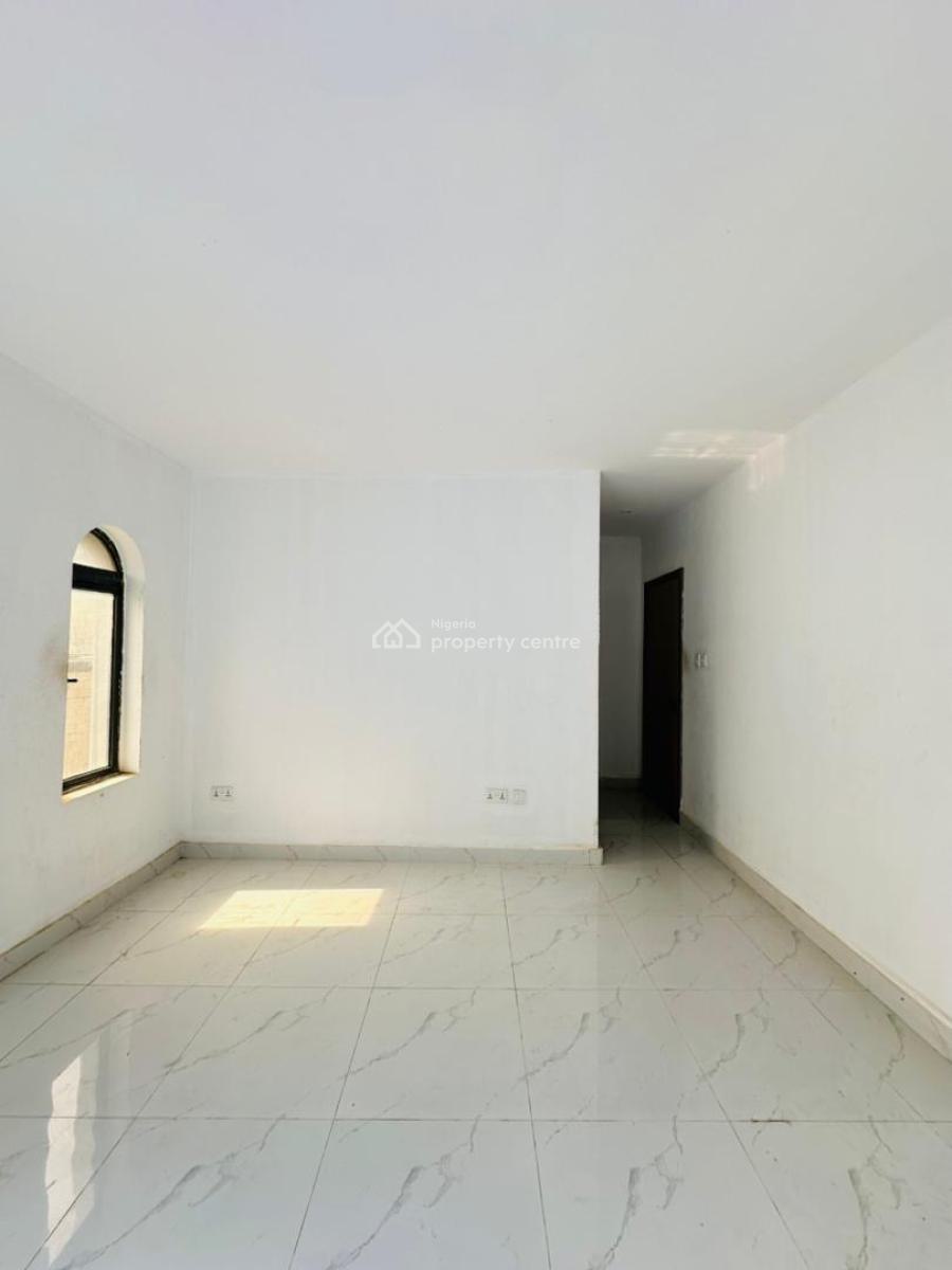 Beautifully Built 2 Bedroom Maisonette with Elevator, Pool & Gym, Lekki Phase 1, Lekki, Lagos, Flat / Apartment for Rent