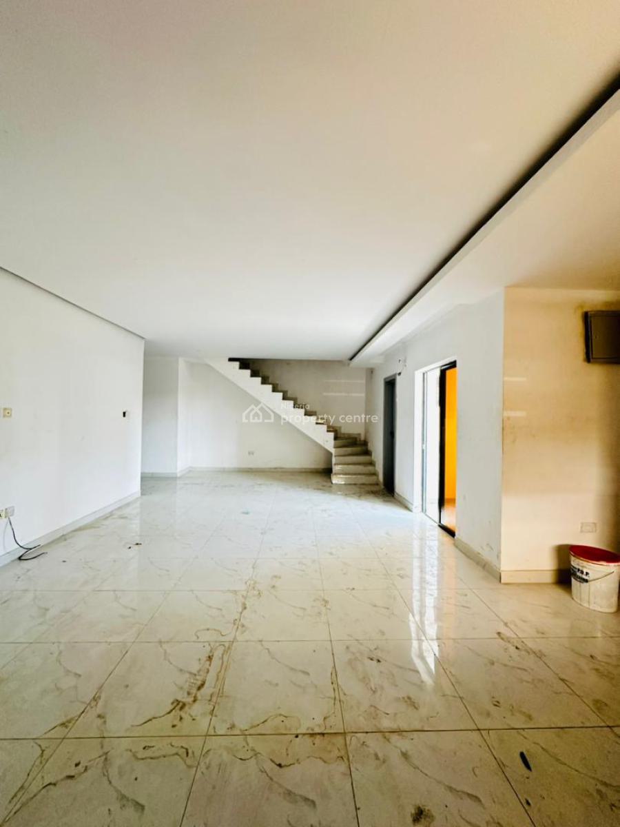 Beautifully Built 2 Bedroom Maisonette with Elevator, Pool & Gym, Lekki Phase 1, Lekki, Lagos, Flat / Apartment for Rent