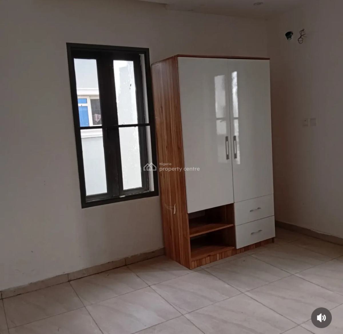 2 Bedroom Apartment, Lekki Phase 1, Lekki, Lagos, Flat / Apartment for Sale