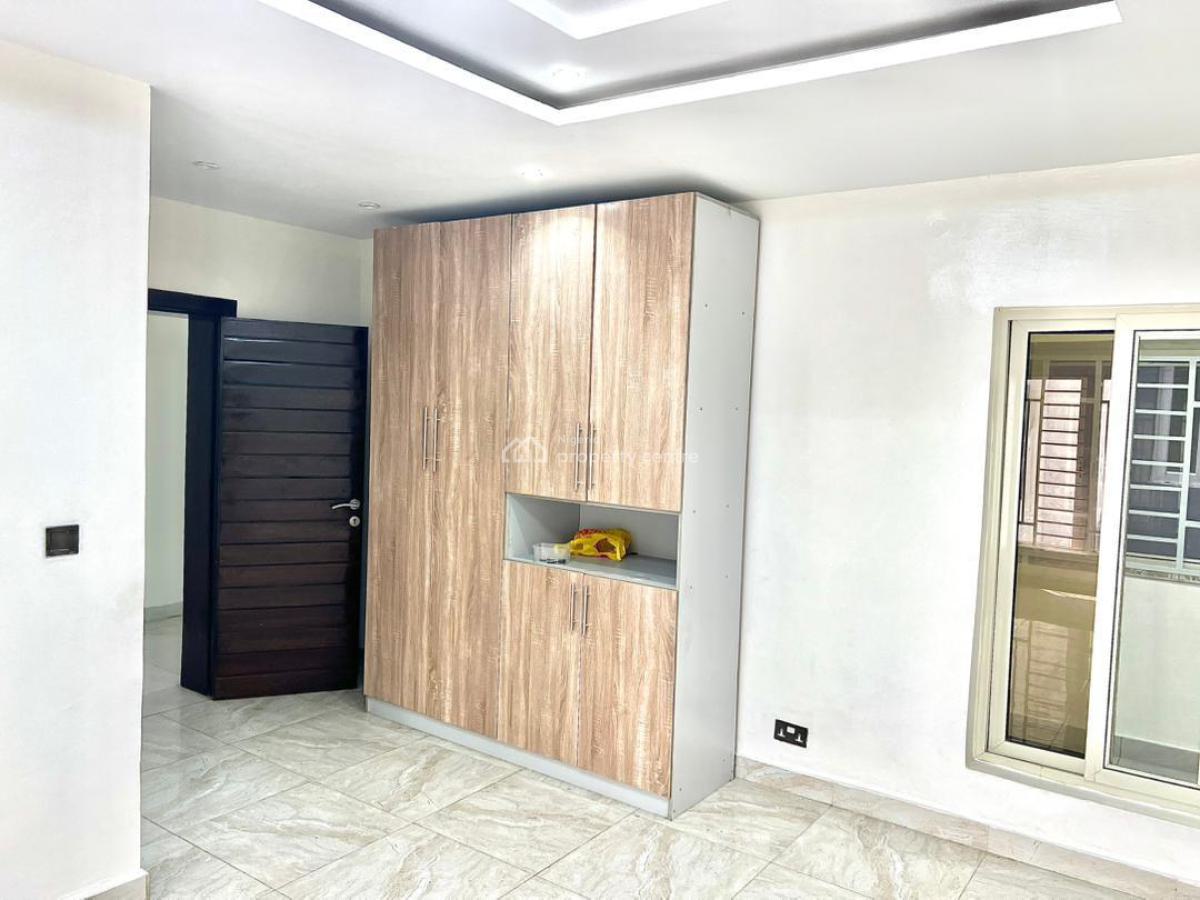 Exquisite 3 Bedroom Apartment, Lekki Phase 1, Lekki, Lagos, Flat / Apartment for Sale