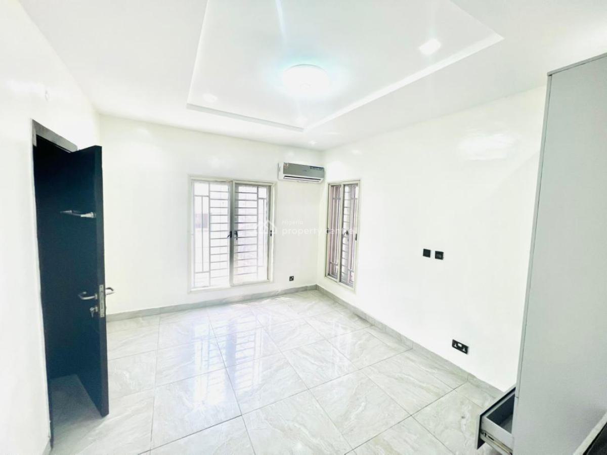 Exquisite 3 Bedroom Apartment, Lekki Phase 1, Lekki, Lagos, Flat / Apartment for Sale