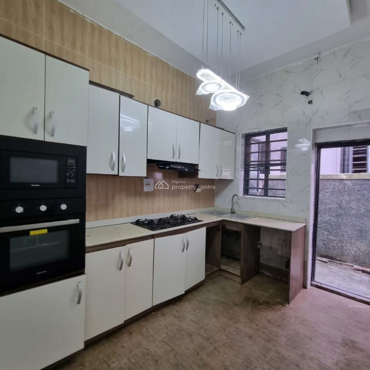 Distress Spacious 4-bedroom Terrace Duplex with Swimming Pool, Ikota Gra, Lekki, Lagos, Terraced Duplex for Sale