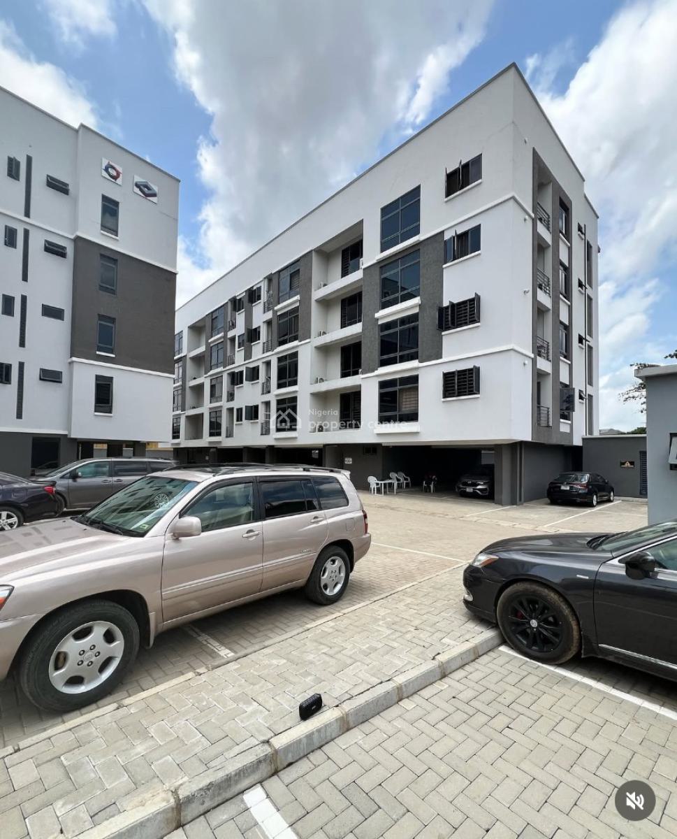 Distress 3 Bedroom Apartment in a Serene Environment, Yaba, Lagos, Block of Flats for Sale