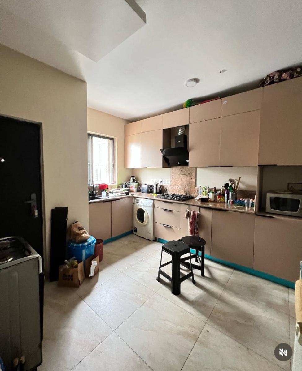 Distress 3 Bedroom Apartment in a Serene Environment, Yaba, Lagos, Block of Flats for Sale