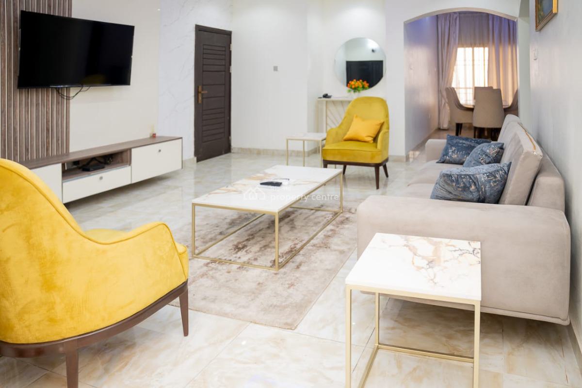 Exquisite 3-bedroom Apartment, Gra, Magodo, Lagos, Flat / Apartment Short Let