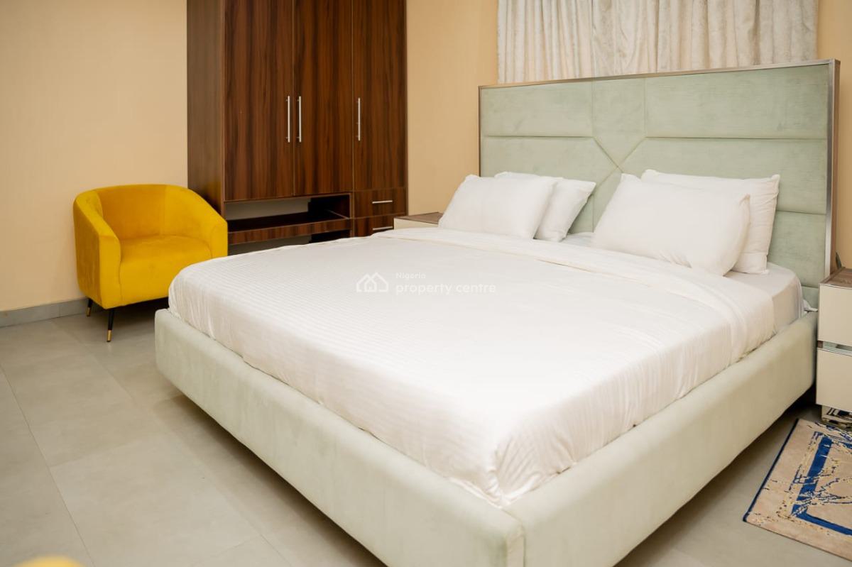 Exquisite 3-bedroom Apartment, Gra, Magodo, Lagos, Flat / Apartment Short Let