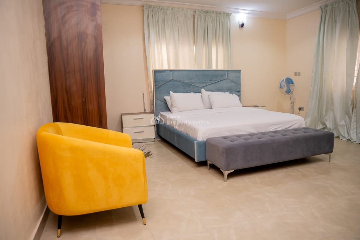 Exquisite 3-bedroom Apartment, Gra, Magodo, Lagos, Flat / Apartment Short Let