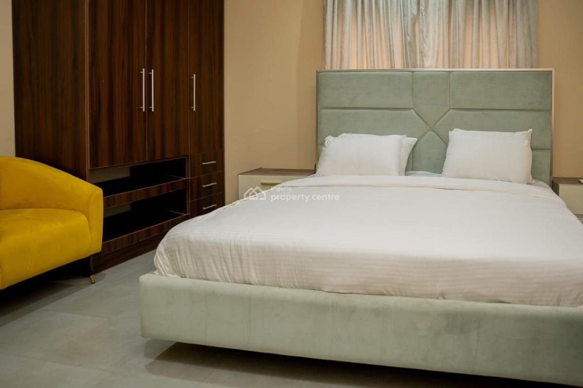 Exquisite 3-bedroom Apartment, Gra, Magodo, Lagos, Flat / Apartment Short Let