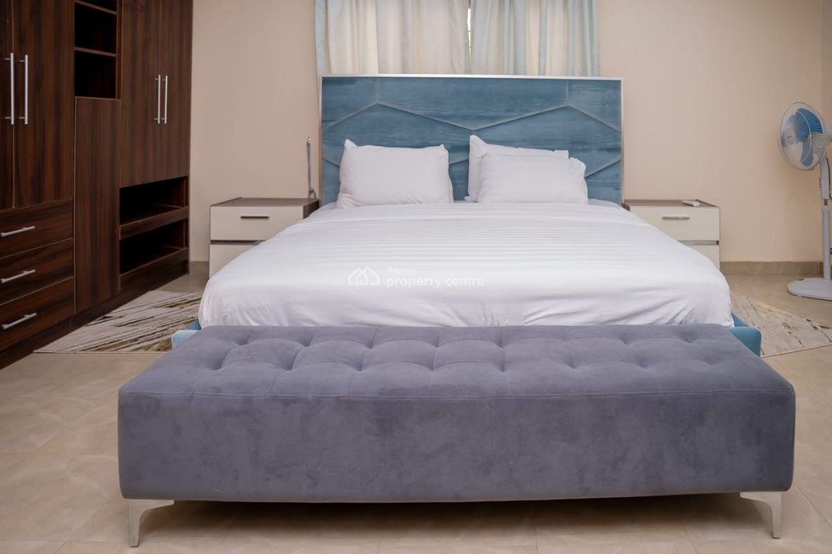 Exquisite 3-bedroom Apartment, Gra, Magodo, Lagos, Flat / Apartment Short Let